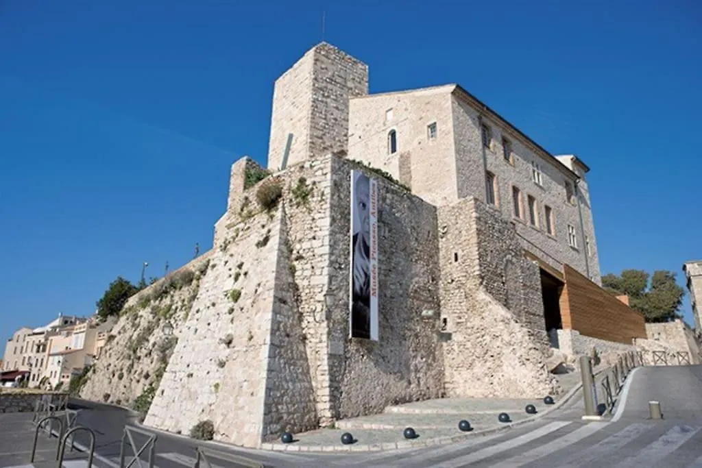 Apartment Charmant Studio, Calme Et Centre Au Coeur Du Vieil Antibes
