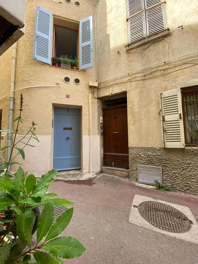 Charmant Studio, Calme Et Centre Au Coeur Du Vieil Antibes 0*,  France