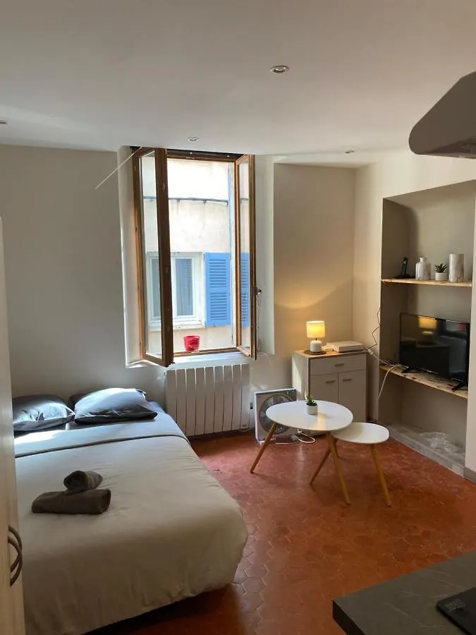 Charmant Studio, Calme Et Centre Au Coeur Du Vieil Antibes 0*,  France