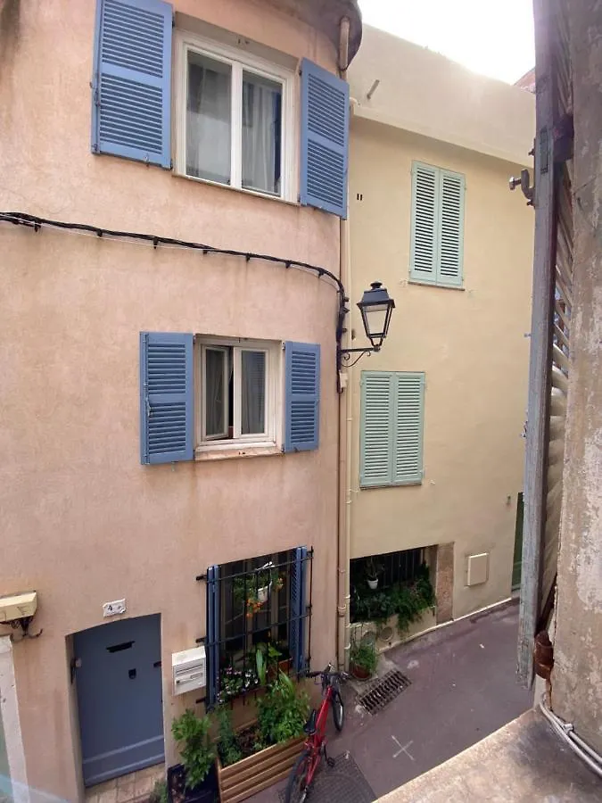 Charmant Studio, Calme Et Centre Au Coeur Du Vieil Antibes Apartment